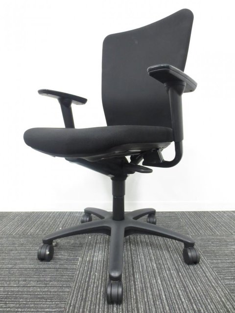 【中古】カロッツァ  CK35ZR-FS11 オカムラ（okamura） 肘付ハイバックチェア