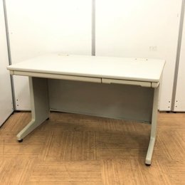 幅1200㎜でデスクトップパソコンを設置しても窮屈に感じない！事務員様に最適のサイズです。