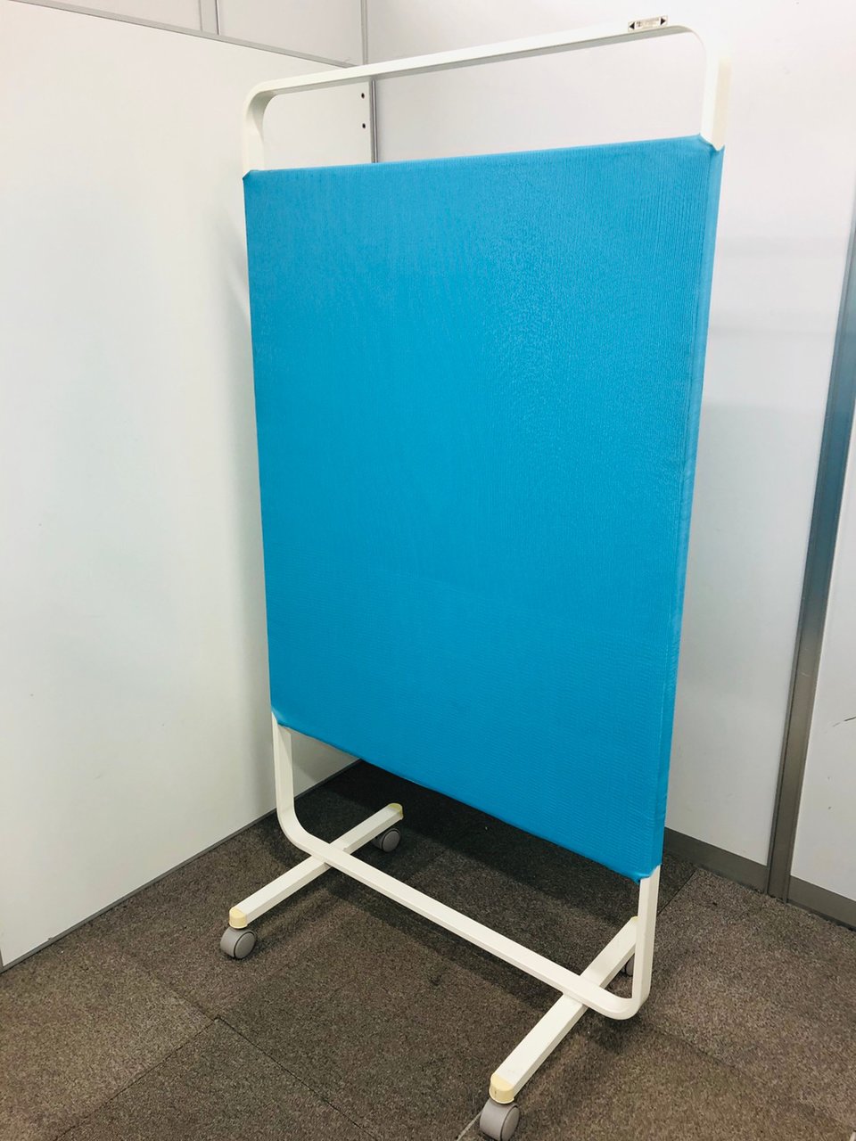 1台限定！【オフィスのコロナ対策に！】移動もスムーズキャスター付き！【Ｎ】
                        その他シリーズ
                                    中古
            