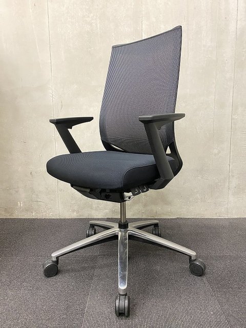 滞留品の為、大特価！【美品】【メッシュ】斬新な肘掛けがカッコいい！【倉庫在庫品】【メッシュチェア】