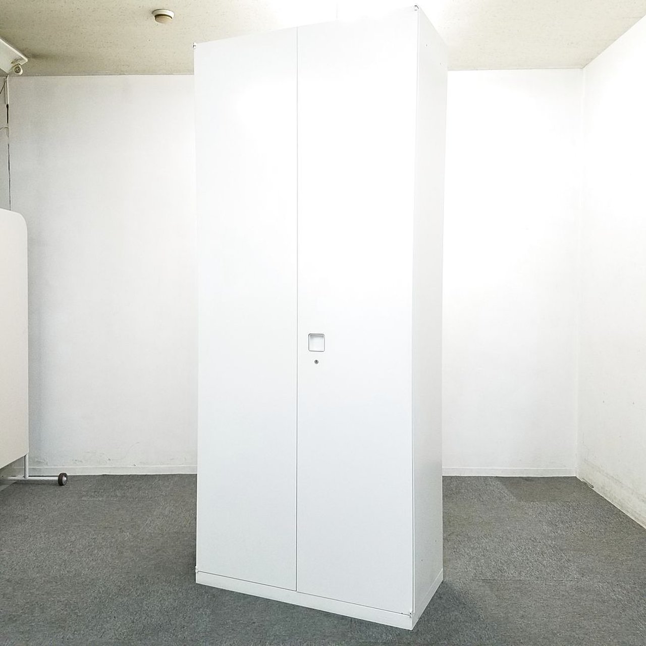 【6台入荷】収納力の高いキャビネット入荷！中古　書庫　キャビネット　ロッカー　棚　オフィス
                        レクトライン 
                                    中古
            