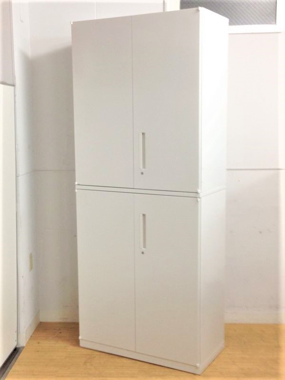 【鍵1本付けます！】たくさん入る視認性の高い観音開きの書庫セットが緊急入荷！
                        HS
                                    中古
            