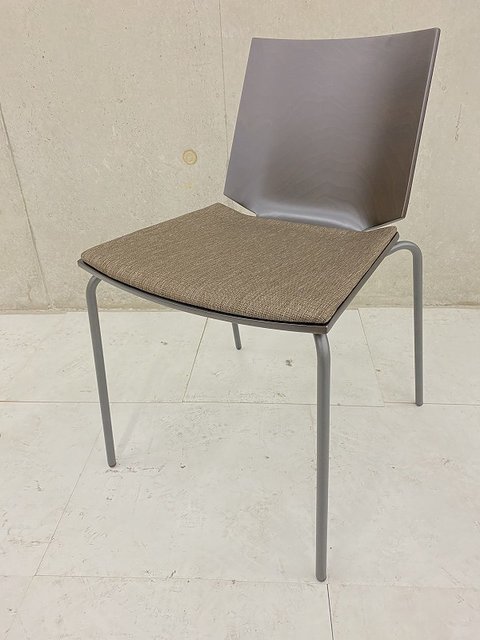 【新品】その他シリーズ  ウチダ（UCHIDA) スタッキングチェア