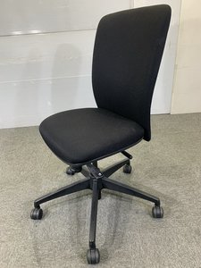 クッション厚めで座り心地抜群！ハイバックで疲労軽減に繋がります。