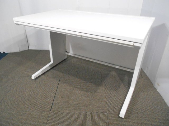 【中古】アドバンス   オカムラ（okamura） 平机