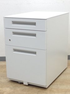 【清潔感がポイント】イナバ製　WAGONシリーズ　3段ワゴン　ホワイト色