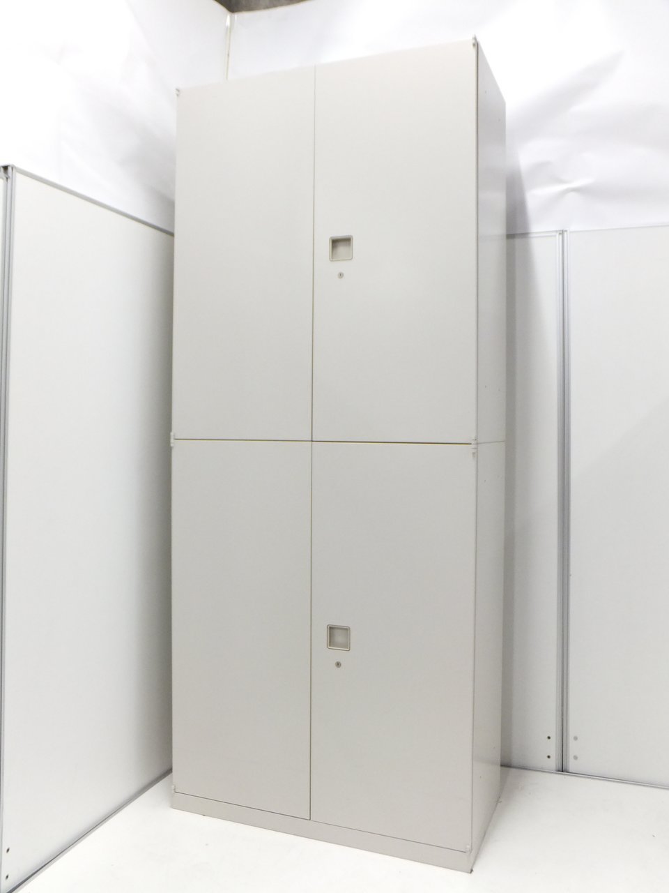 【ファイル書類をスッキリ整理！】■オカムラ製　上下両開き書庫セット　■レクトラインシリーズ　ライトスモーク
                        レクトライン 
                                    中古
            