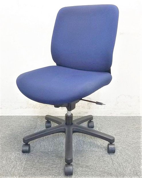 【中古】トルテ   イトーキ（ITOKI） 肘無ローバックチェア