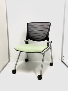 【1脚限定】オカムラ｜グラータ｜高級ネスティングチェア【関西在庫数ナンバーワン・尼崎店】【在庫入替セール】