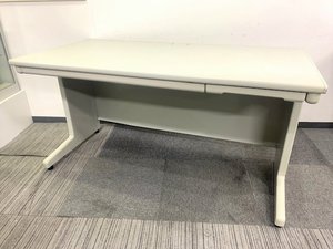 【⑥】【ロット購入大歓迎！】【在庫超過の為特別価格でご案内】【プラス製】【1400㎜平机】【配線タップ無しの為、激安！】