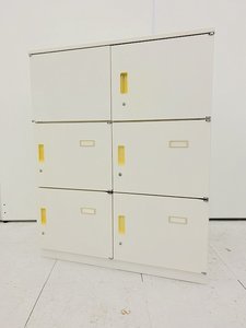 【滞留品の為、大特価！】【レア】【希少】ロッカーの上にキャビネット！？使用方法は∞！！【鍵1本作成無料！】