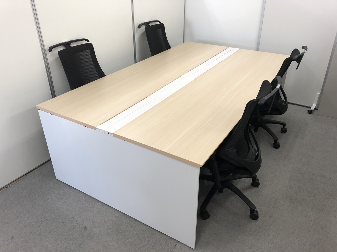 【フリーアドレスデスク＋エフチェアセット】(天板新木目)】内田洋行製フリーアドレスデスW2400mm【アルセナ】
                        アルセナ 
                                    中古
            