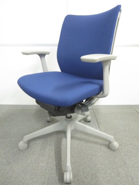 【中古】ヴィスコンテ  CWB6BA-FEA4 オカムラ（okamura） 肘付ローバックチェア