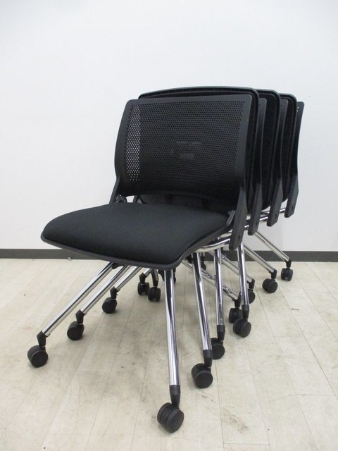 【中古】クリール   オカムラ（okamura） ネスティングチェア