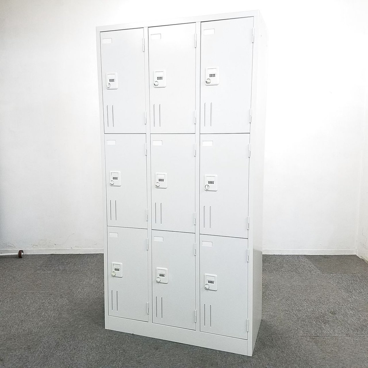 【8台入荷】人気の9人用ロッカー入荷！中古　ロッカー　更衣室　オフィス　キーレス　ダイヤル
                        その他シリーズ
                                    中古
            