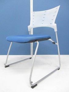 【8脚限定】イトーキ｜マノス｜スタイリッシュなデザインが特徴的！【関西在庫数ナンバーワン・尼崎店】