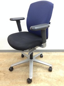 【4ロット入荷！】内田洋行製　キャスト　可動肘　クッション　コスパ重視にオススメ