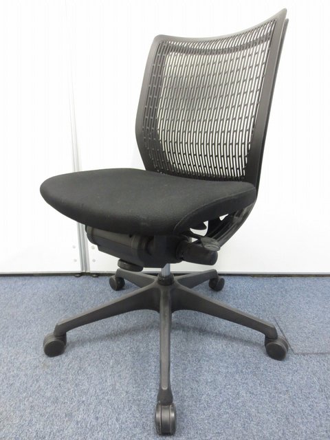 【中古】ヴィスコンテ  CW22ZA FBA1 オカムラ（okamura） 肘無ローバックチェア