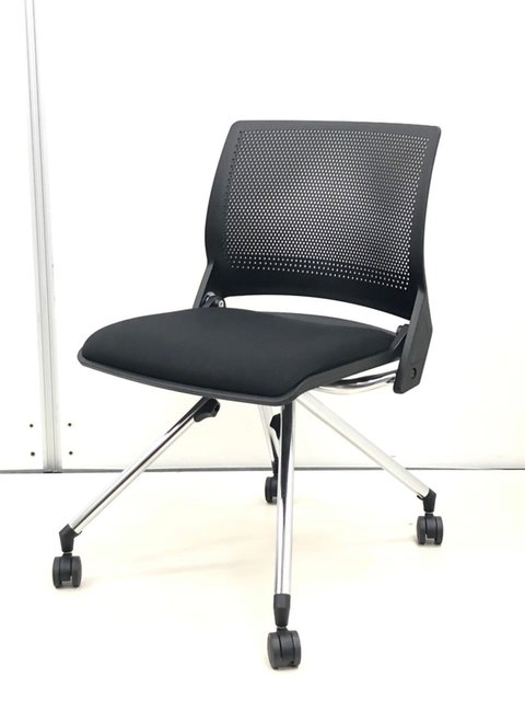 【中古】クリール   オカムラ（okamura） ネスティングチェア