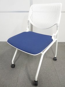 【クッションが心地よい！】■オカムラ製　ネスティングチェア　■ルナシリーズ　ブルー