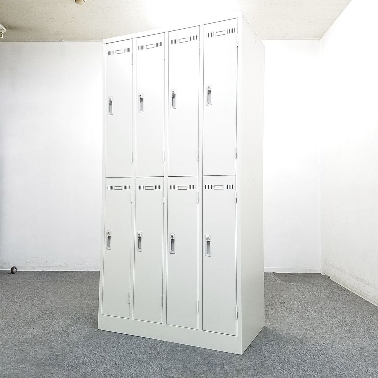 【大量入荷】鍵2本付き！人気の8人用ロッカー入荷！中古　ロッカー　更衣室　鍵付き　【メーカー在庫にて保管】
                        ＳＬＫロッカー
                                    新古品
            