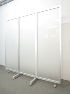 【半透明タイプで圧迫感を軽減！】■3連アクリルパーティション ■W1800mmタイプ（W600mm×3枚）