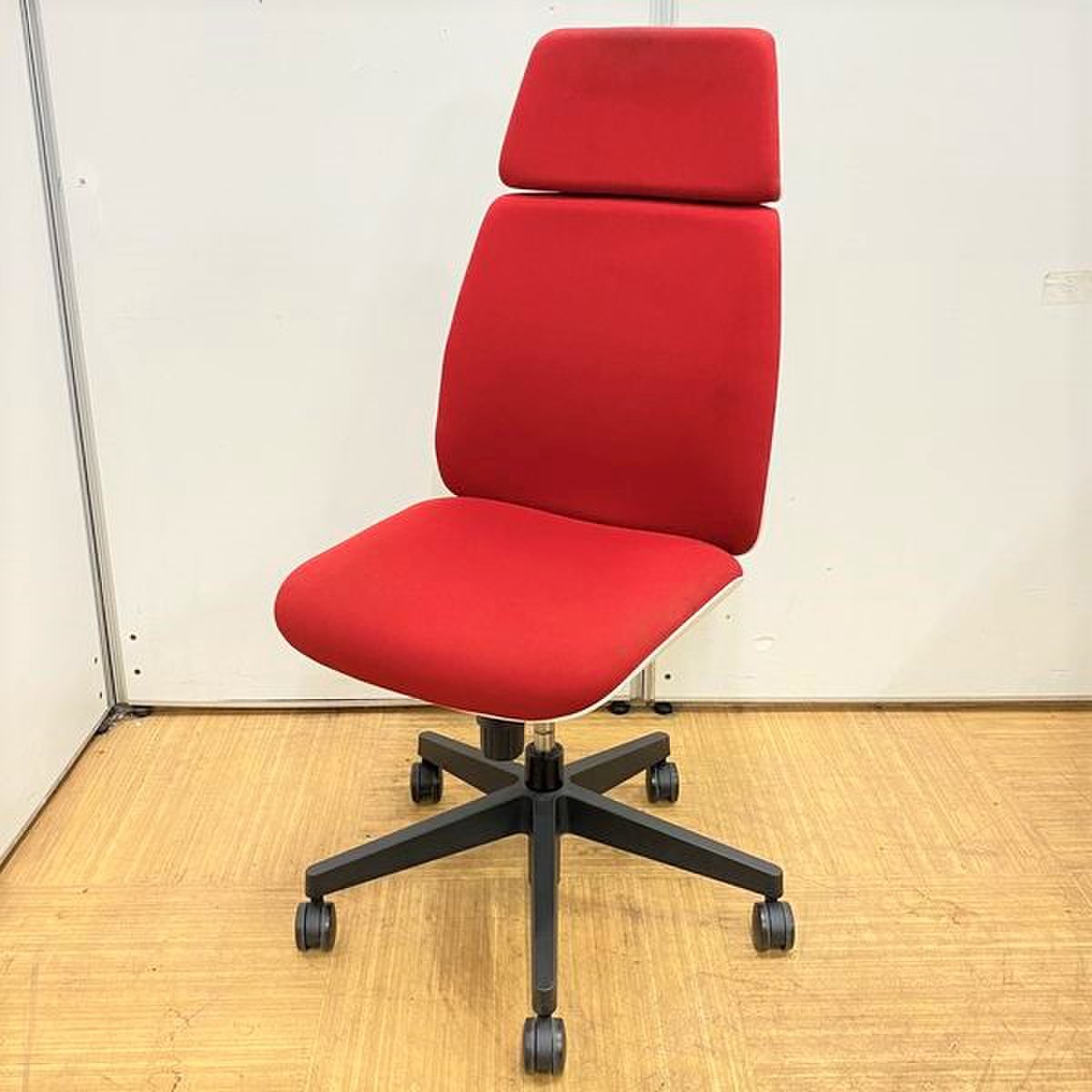 【ヘッドレスト付き】【快適な座り心地】【プラス製Uチェア】
                        U chair
                                    中古
            