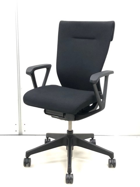【高いデザイン性と快適な座り心地！】 どんな体型でも姿勢でもシフィット！ 
イトーキ/コセール/ブラック
