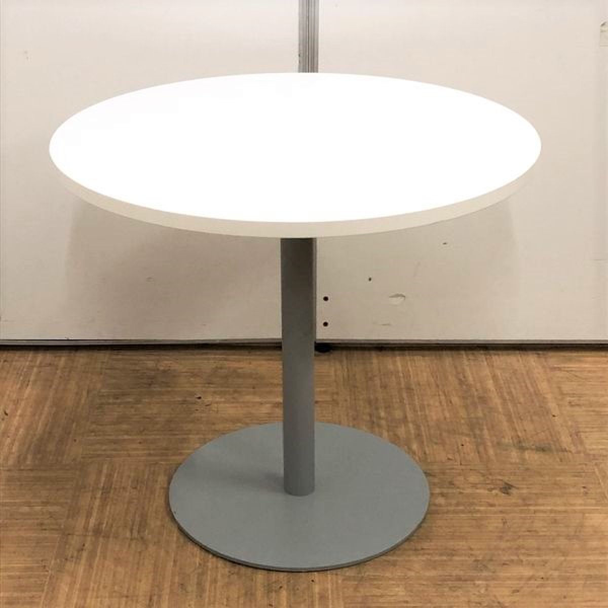 フック付きでバッグも掛けられるオシャレテーブル
                        その他シリーズ
                                    中古
            