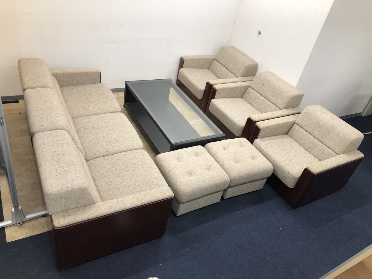 【限定1セット】入荷の少ない応接セット!!センターテーブルはキャスター付きです!!【中古】【オフィス家具】【東京】【大阪】【愛知】【岐阜】
                        その他シリーズ
                                    中古
            