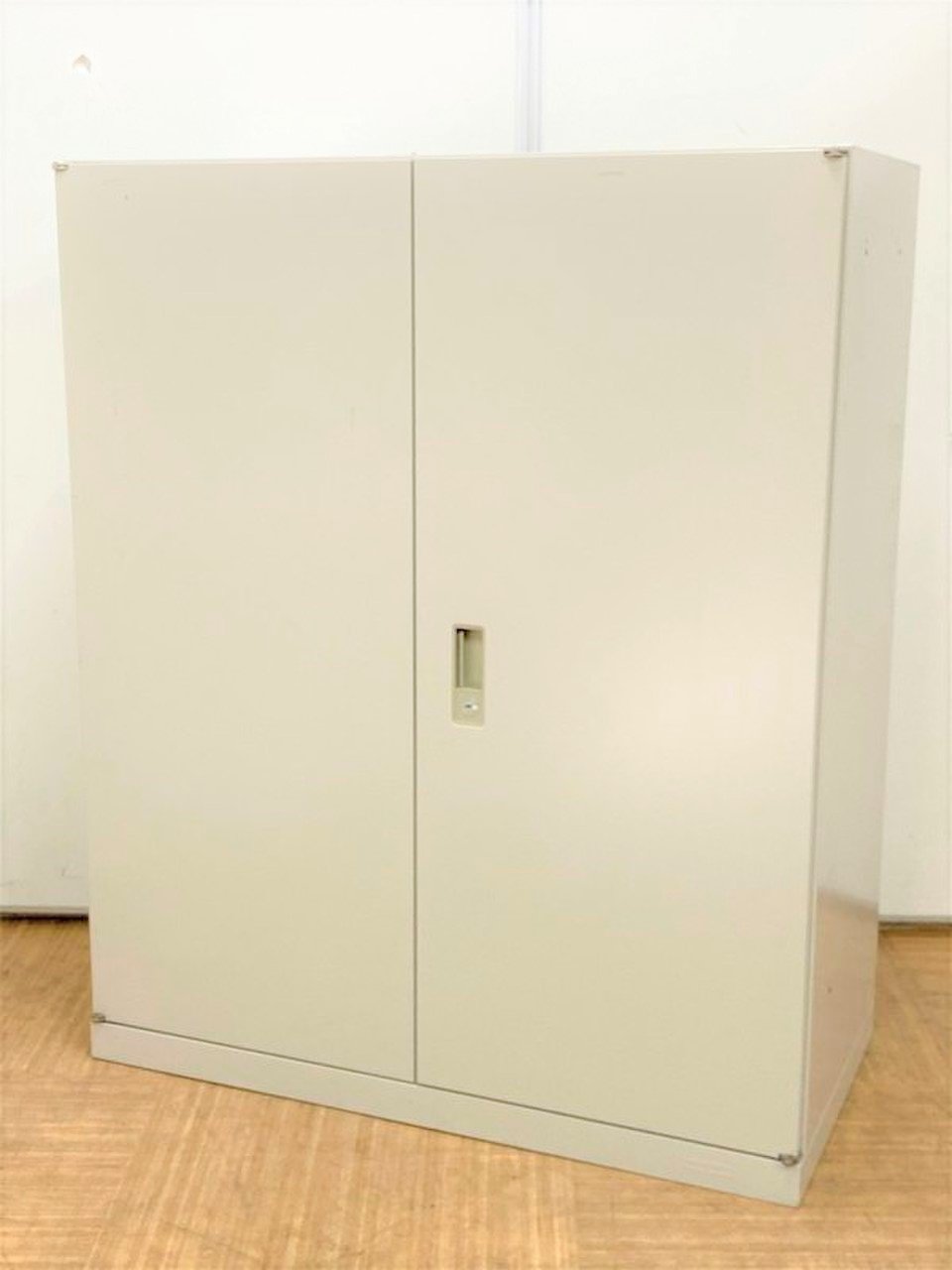 【製造業種からのお問い合わせ急上昇中！】オカムラ/42/ニューグレー
                        42 
                                    中古
            