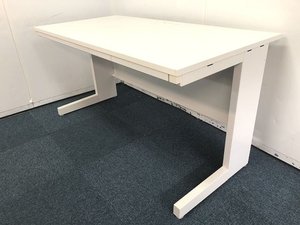 ホワイトカラー！！【人気サイズの１４００ｍｍ平机が入荷しました！！】■内田洋行■スカエナ