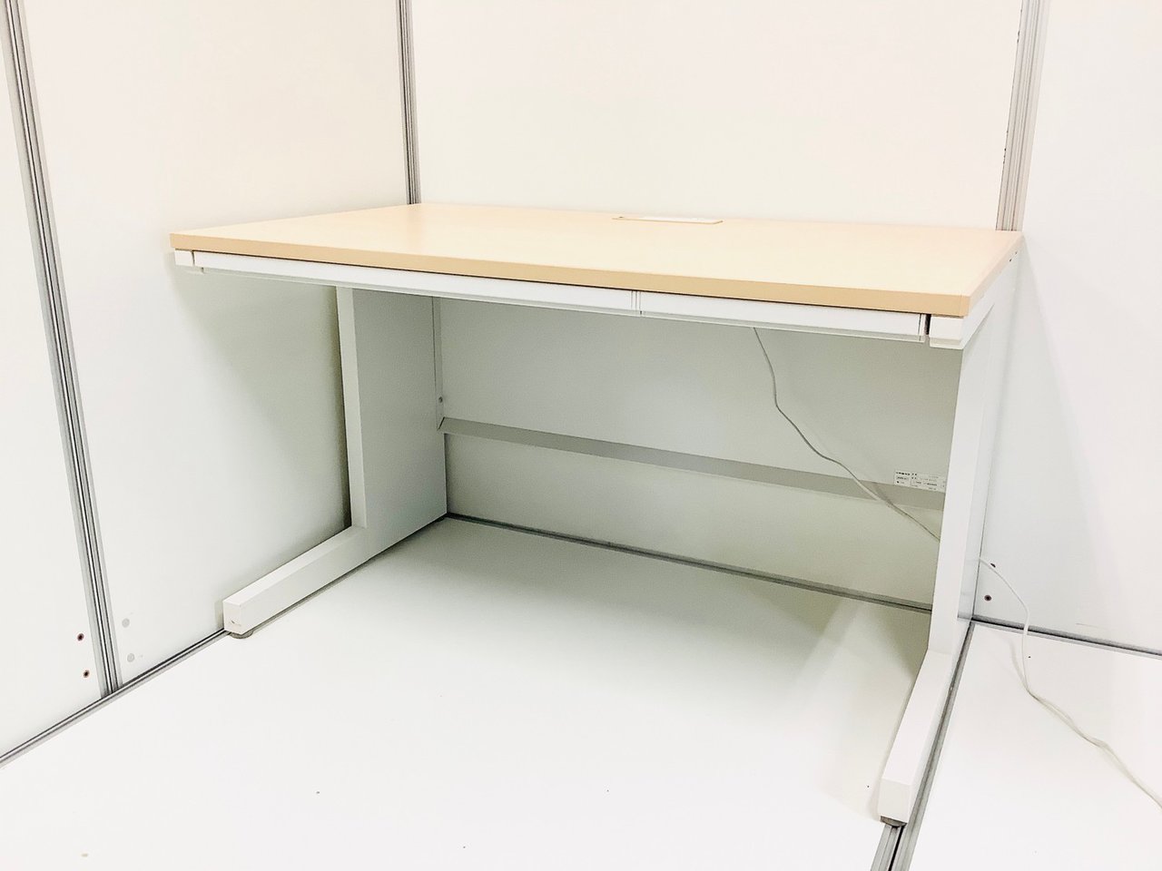 大人気／流行／木目調／カフェチック　◆UCHIDA／内田洋行　◆SCAENA／スカエナ　※天板カラー：ナチュラルファインウッド
                        スカエナ デスク 
                                    中古
            