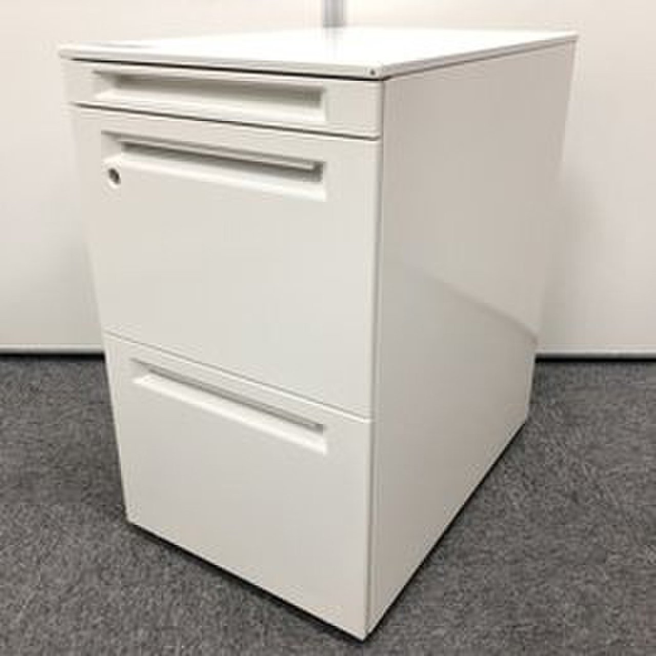 【H650】【ホワイト】【状態〇】【京都・滋賀】【京都東寺店限定　ご来店限定割引10％OFF　スタッフに仰ってくださいませ。】
                        アドバンス 
                                    中古
            