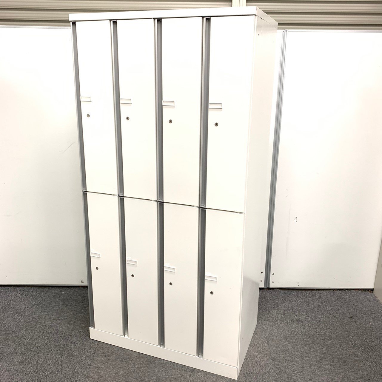 オカムラ製のデザイン◎多人数用ロッカー【ホワイト】【値下品】
                        SW 
                                    中古
            