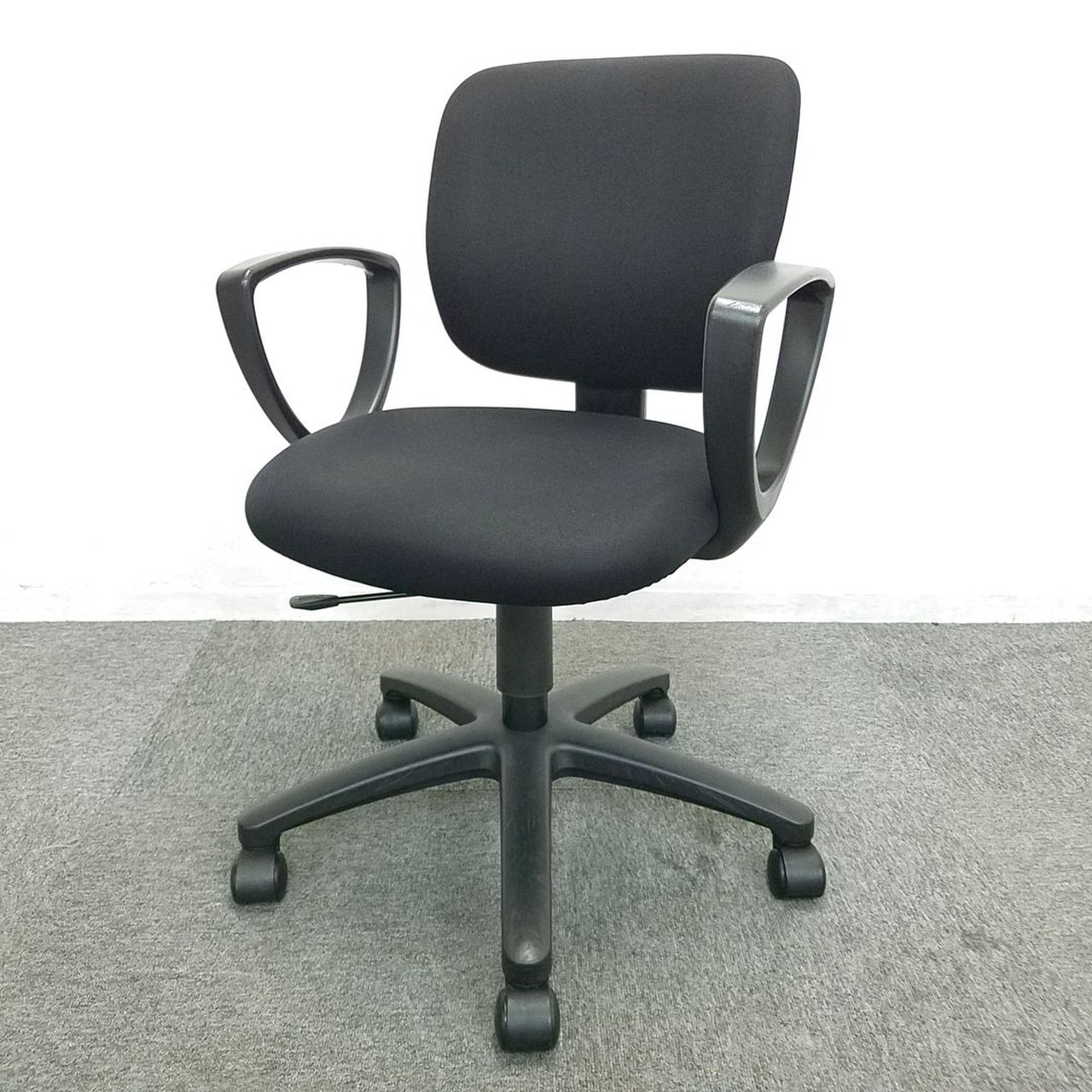 【12脚入荷】コスパ重視のお客様必見！中古　オフィスチェア　OAチェア　人気　事務椅子
                        イーザ 
                                    中古
            