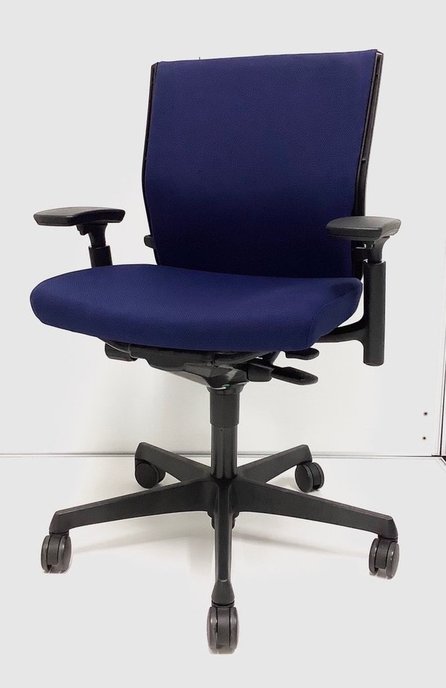 【中古】エスクード（クッション）  C493ZR オカムラ（okamura） 肘付ローバックチェア