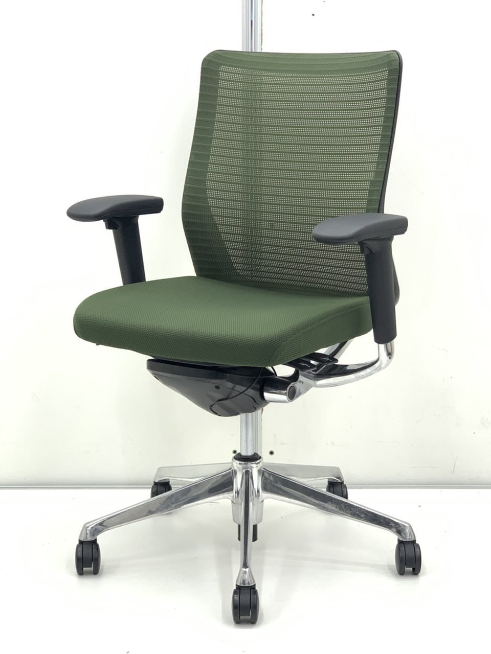 オカムラの隠れた名作☆Choral☆オフィスに機能性をお求めになるお客様は是非！！ボリュームディスカウント承ります。
                        コーラル 
                                    中古
            