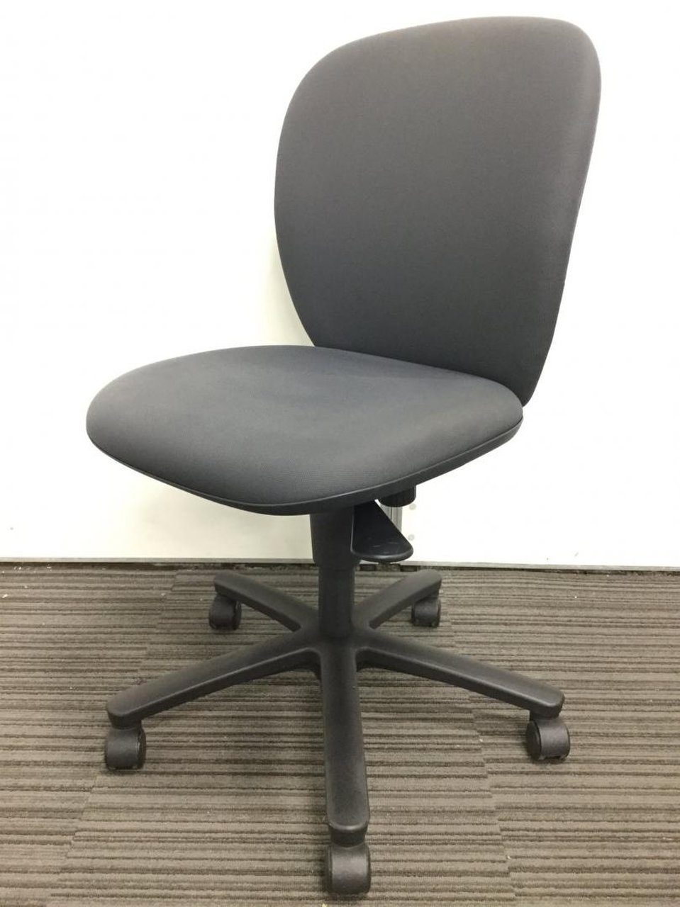 【シンプルイズベスト！】イトーキ製リエットチェア！　6脚入荷！　起業　拠点開設　増員　入替　イス
                        リエット 
                                    中古
            