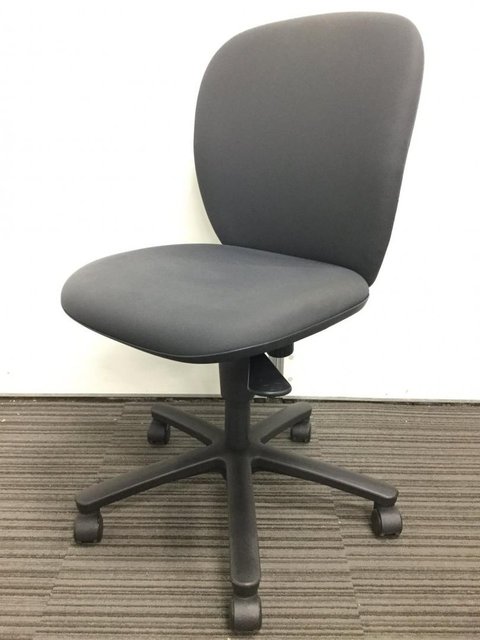 【中古】リエット   イトーキ（ITOKI） 肘無ローバックチェア