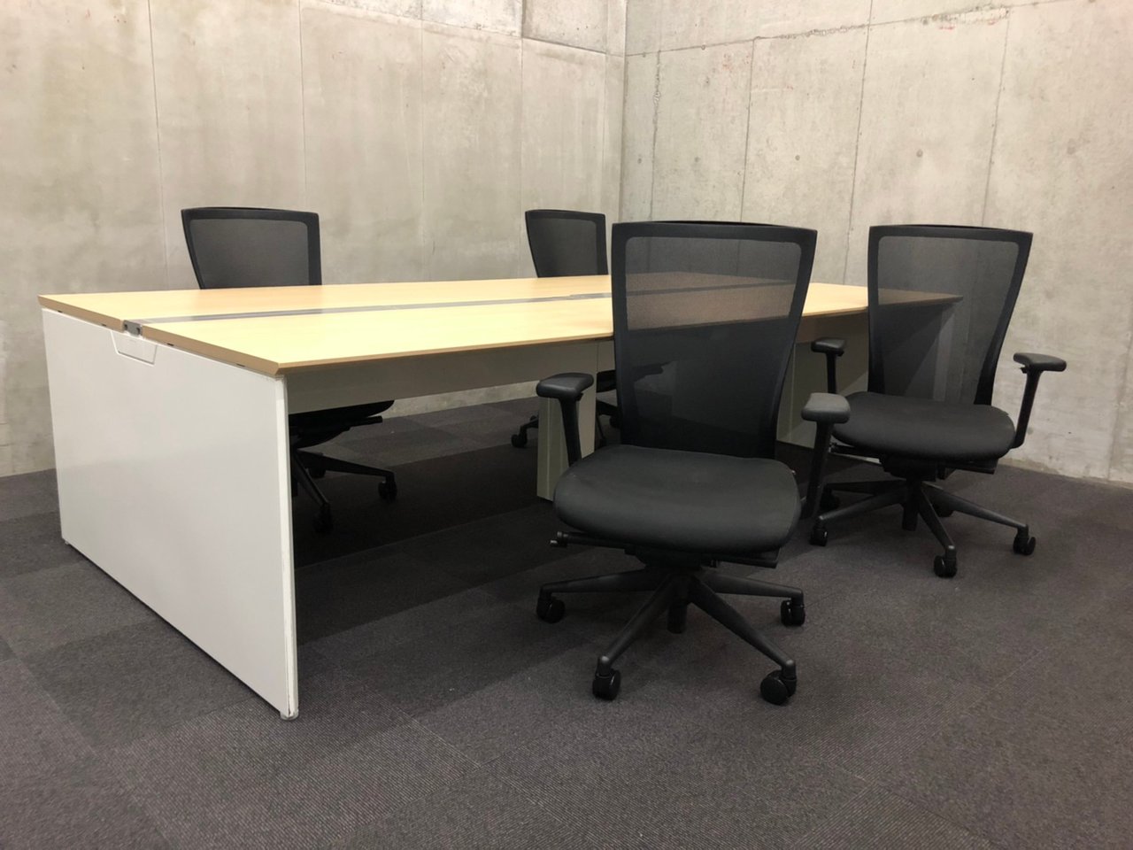 【部署を超えて席の調整ができる運用を!!】フリーアドレスデスク＋T500チェア4名様セット 今トレンドのナチュラルカラーでオシャレ空間に!! θ
                        プロユニット
                                    中古
            