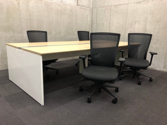 【部署を超えて席の調整ができる運用を!!】フリーアドレスデスク＋T500チェア4名様セット 今トレンドのナチュラルカラーでオシャレ空間に!! θ