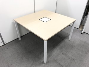 コクヨ製のミーティングテーブルが入荷！会議室などにオススメW1200D1200タイプ!最大4名でミーティング可能です！配線カバー付き!【ワークフィット】