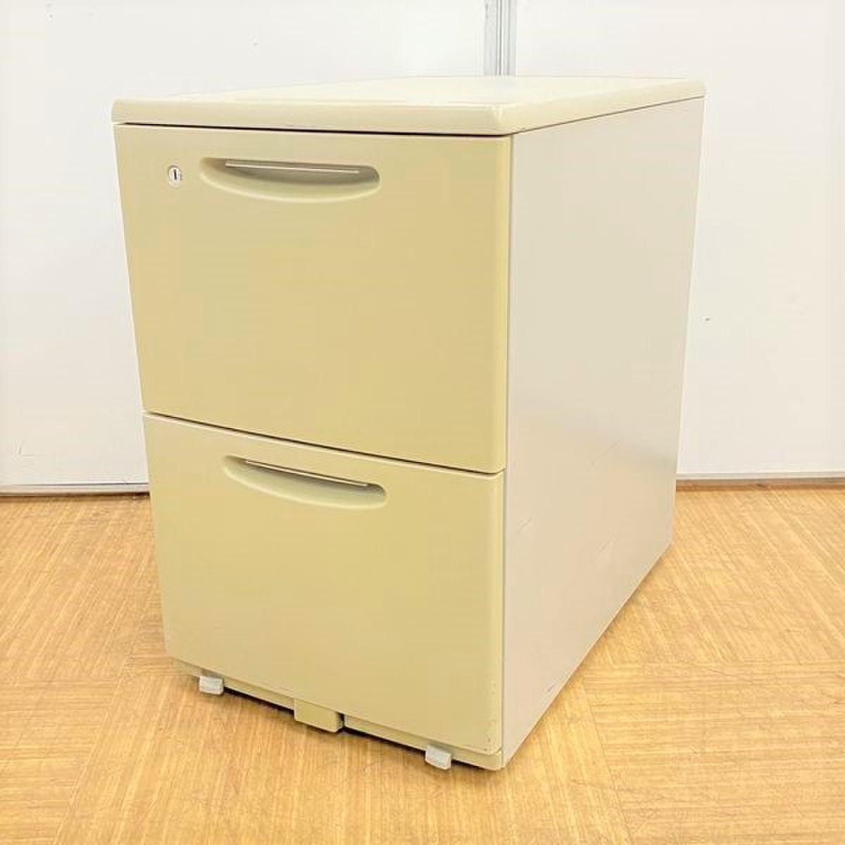 【訳アリ】【扉部分日焼けによりおつとめ価格】【オカムラ/SD】
                        SD
                                    中古
            