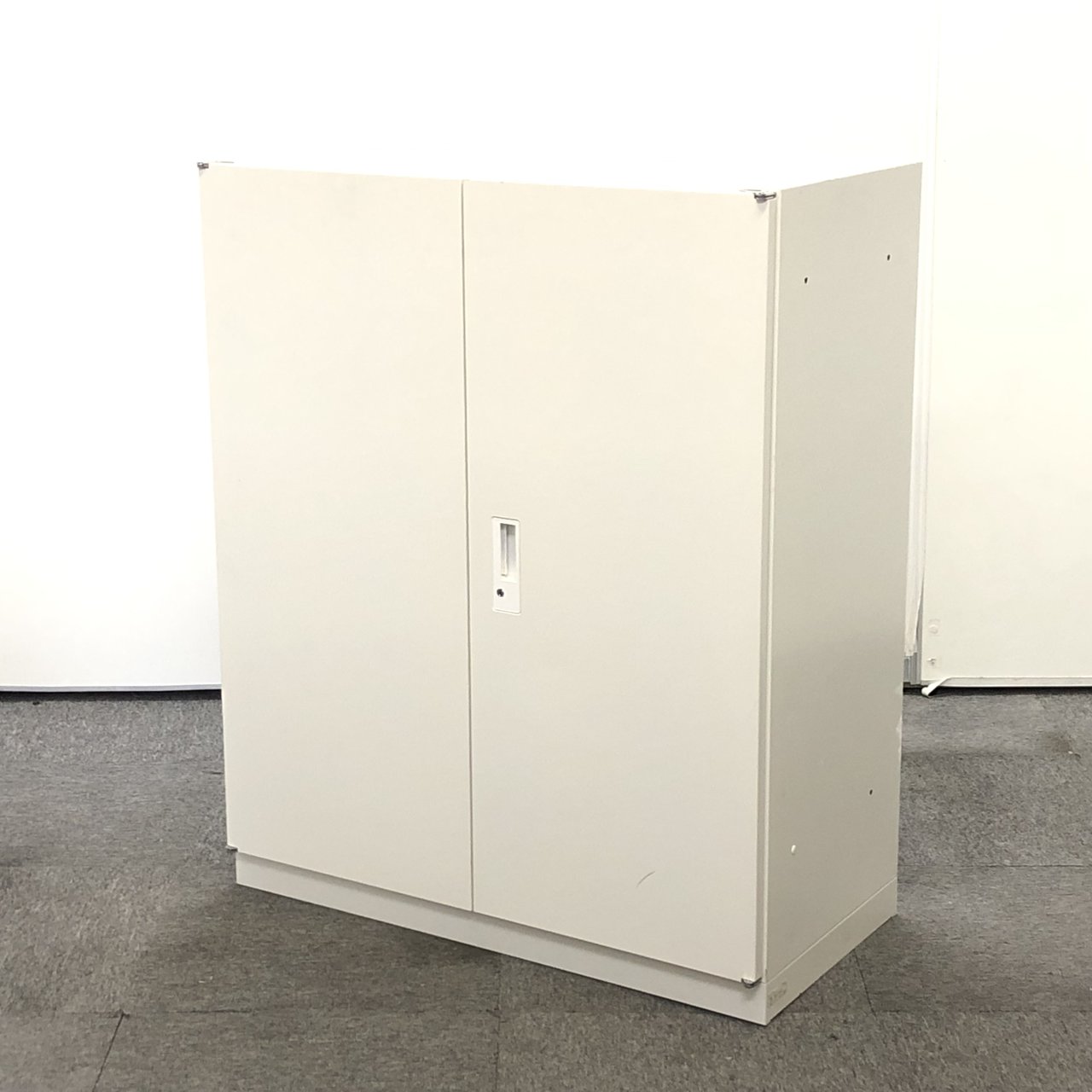 【2台入荷！！】イトーキ製の両開き書庫！！鍵付きなので、大事な書類も保管できます！【関西在庫数ナンバーワン・尼崎店】
                        YCV型
                                    中古
            