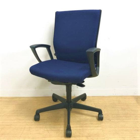 【中古】エスクード（クッション）   オカムラ（okamura） 肘付ハイバックチェア