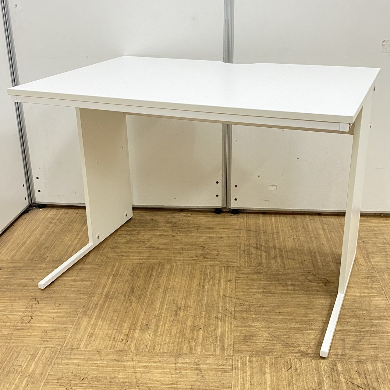 ご自宅用に最適なシンプルデザイン！コワーキングスペースにもオススメ！
                        その他シリーズ
                                    中古
            