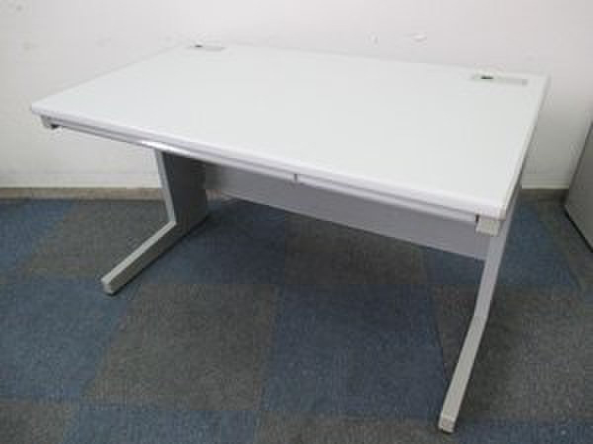 【定番サイズ！】幅1200㎜の平机 引き出し付き！
                        FEED 
                                    中古
            