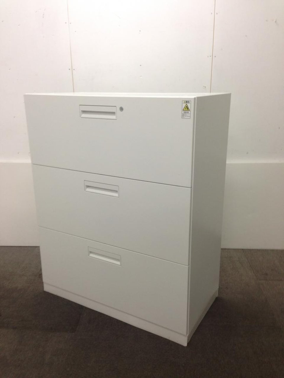 【収納家具の定番商品！】3段引き出しタイプの書棚です！※天板なし
                        エディア 
                                    中古
            