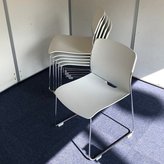 【新古】その他シリーズ  コクヨ（KOKUYO） スタッキングチェア